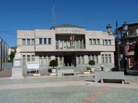Modern Town Hall / Ayuntamiento